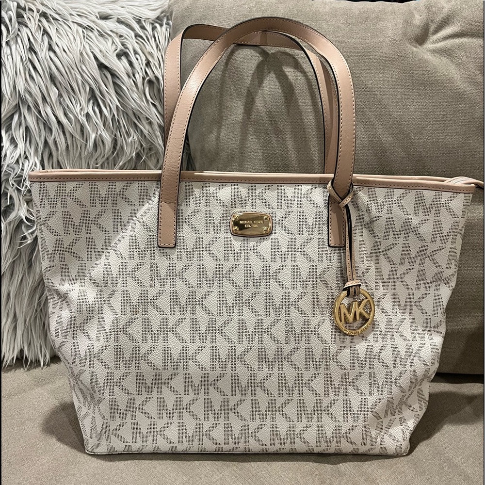 Michael Kors Vanilla Signature Tote (large).